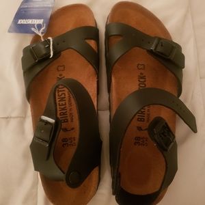 NWT Birkenstock Rio sandals